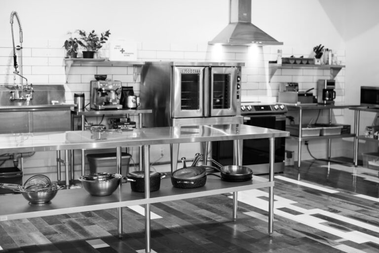 Rental Studio with Kitchen